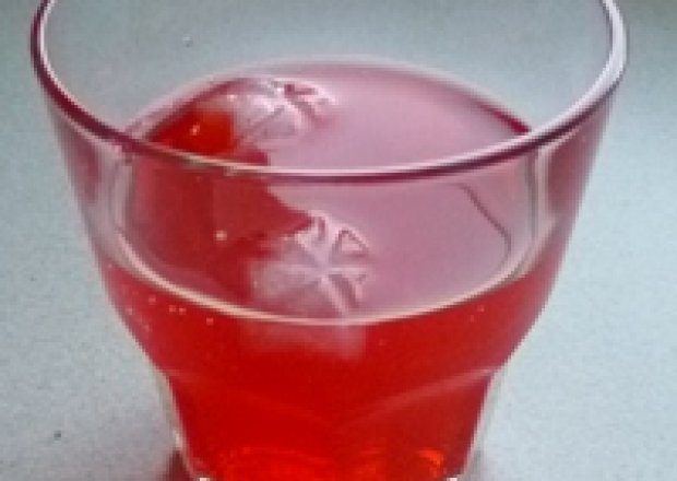 Fotografia przedstawiająca Drink żurawinowy