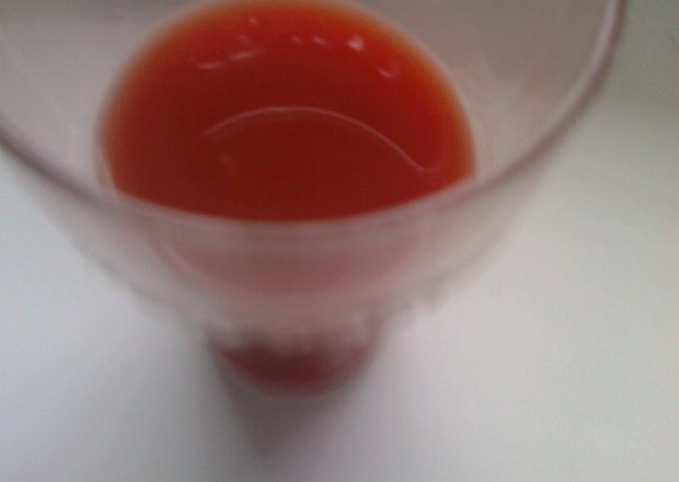 Fotografia przedstawiająca Drink-mocna truskawka