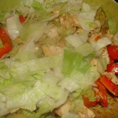 Krok 4 - Drobiowa potrawka z ryżem i warzywami foto
