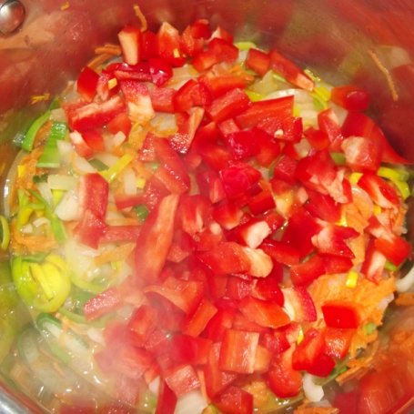 Krok 10 - Drobiowe pulpeciki w sosie pomidorowo-warzywnym foto