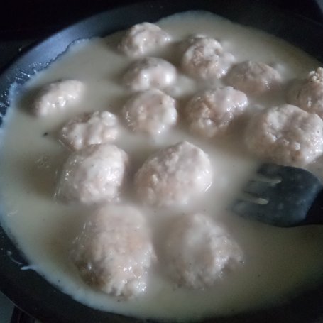 Krok 8 - Drobiowe pulpety w śmietanowym sosie :) foto