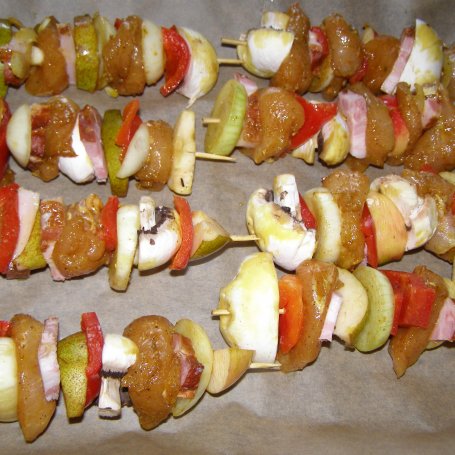 Krok 3 - drobiowo-owocowe szaszłyki pieczone w piekarniku... foto