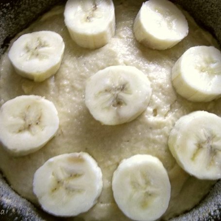 Krok 2 - drożdżowe bananowe ciasto z pianką i rosą foto