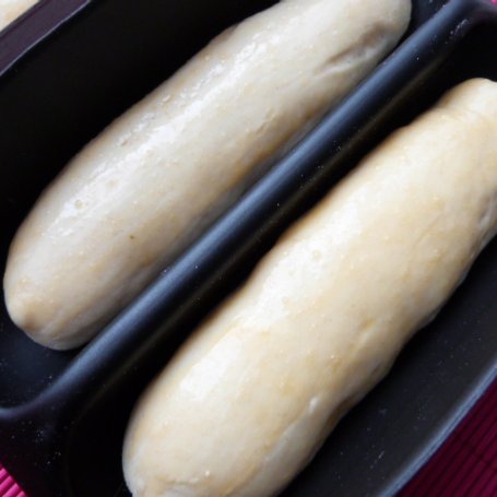 Krok 3 - Drożdżowe bułeczki na hot dogi foto