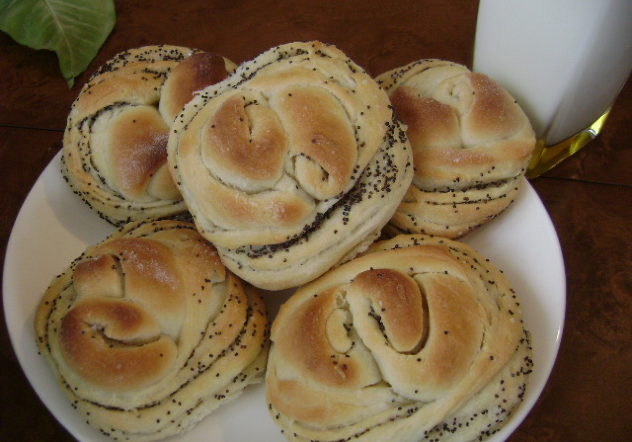 Drożdżowe bułeczki - Pluszki foto
