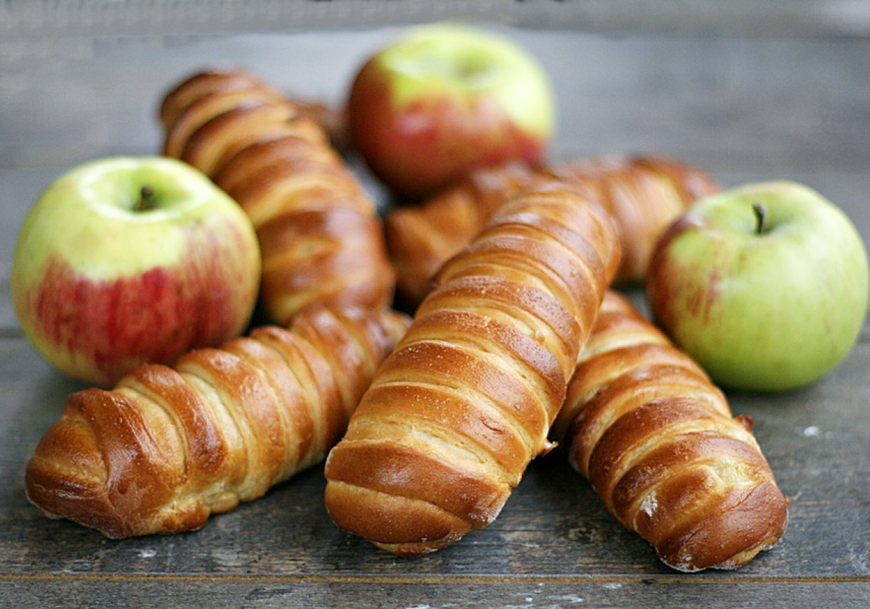 Drożdżowe bułeczki z jabłkami foto
