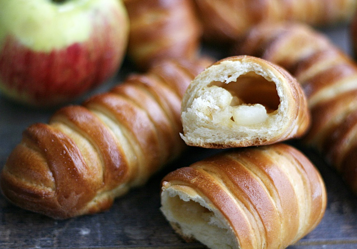 Drożdżowe bułeczki z jabłkami foto