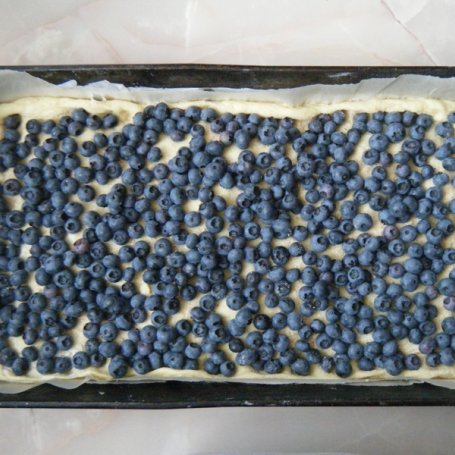 Krok 2 - Drożdżowe ciasto z borówkami i kruszonką foto