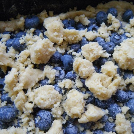 Krok 3 - Drożdżowe ciasto z borówkami i kruszonką foto