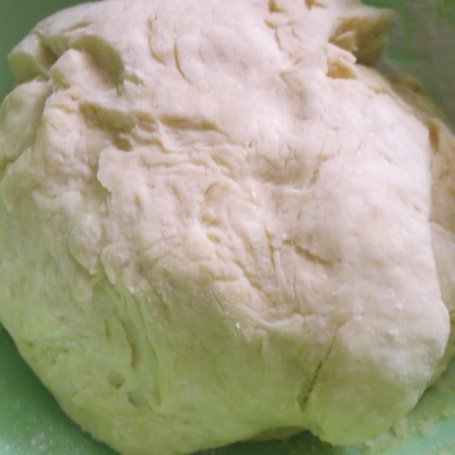 Krok 1 - Drożdżowe paszteciki z pieczarkami. foto