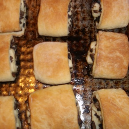 Krok 5 - Drożdżowe paszteciki z pieczarkami. foto