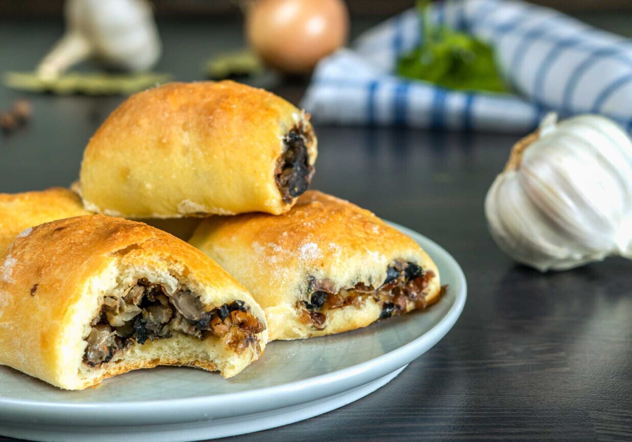 Drożdżowe paszteciki z pieczarkami foto