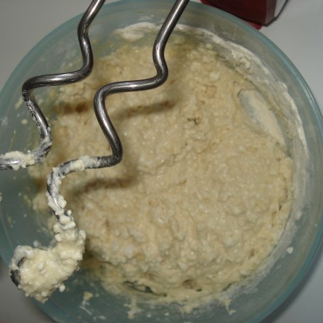Krok 3 - Drożdżowe racuchy z białym serem :) foto