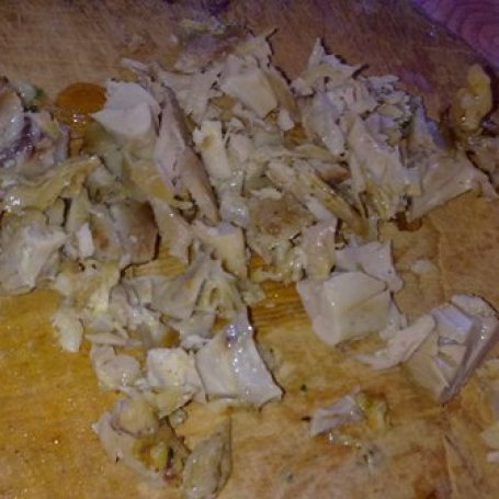 Krok 2 - drożdzowe z kurczakiem, serem i ziołami foto