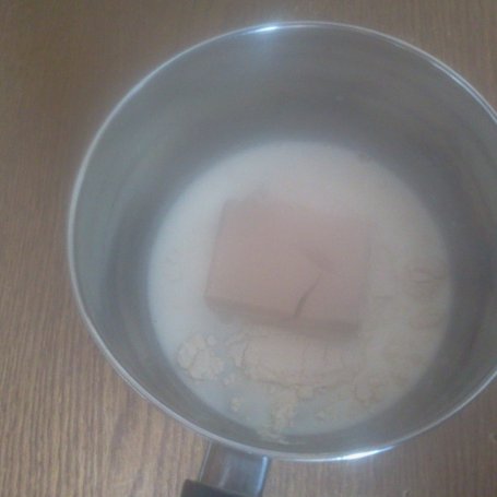 Krok 2 - Drożdżówka z kruszonką i polewą pomarańczową foto