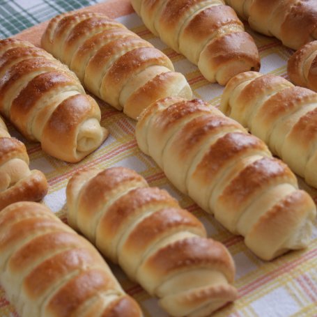 Krok 5 - Drożdżówki z budyniem i gruszkami foto