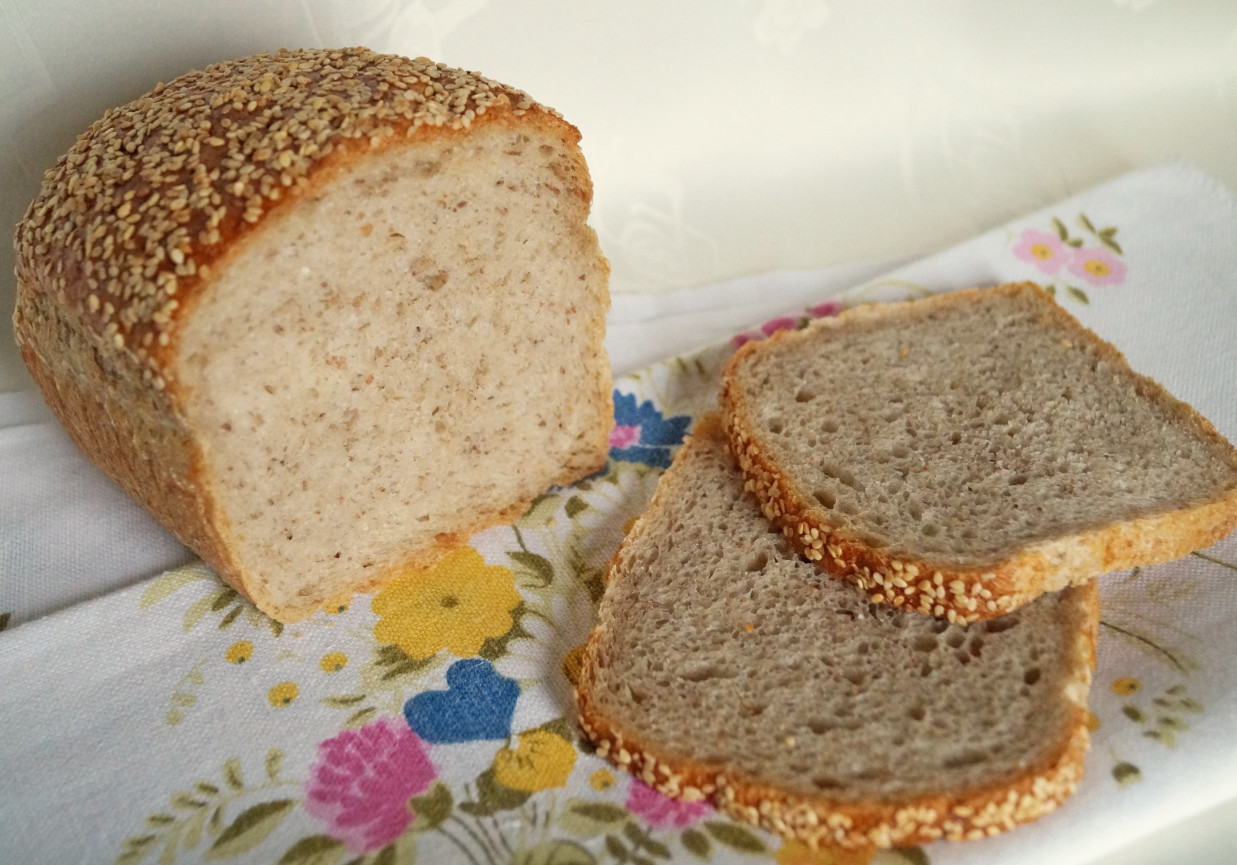 Drożdżowy chleb z kaszą gryczaną foto