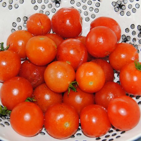 Krok 4 - Drożdżowy chlebek z pomidorkami koktajlowymi (focaccia) foto