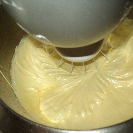 Krok 1 - Drożdżowy odrywaniec z masłem i cynamonem  foto