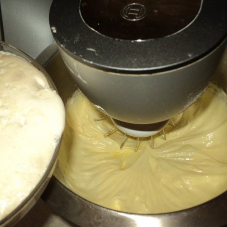 Krok 2 - Drożdżowy odrywaniec z masłem i cynamonem  foto