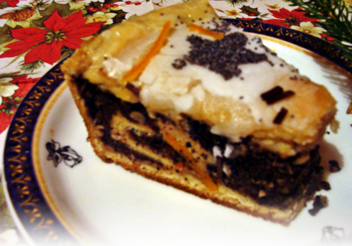 Drożdżowy wieniec z makiem foto