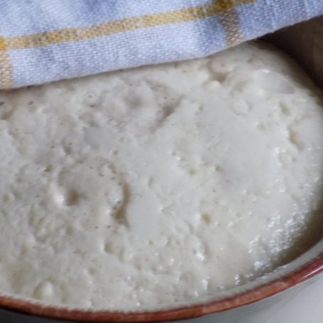 Krok 1 - Drożdżowy wieniec z orzechowo-cynamonowym nadzieniem foto