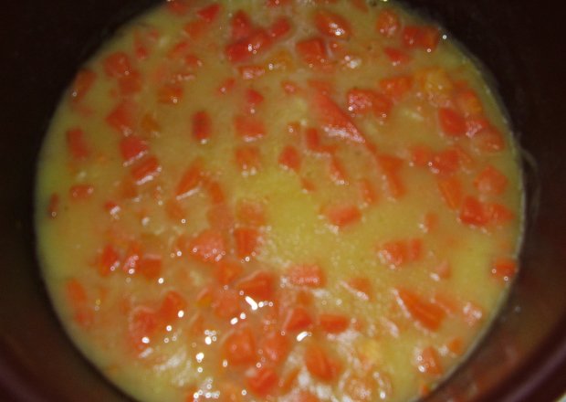 Fotografia przedstawiająca Duszona marchewka do obiadu z masłem