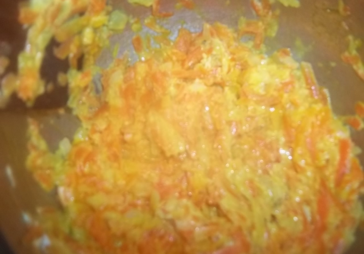 Duszona marchewka z białą rzodkwią foto
