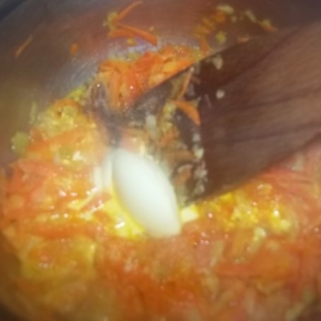 Krok 4 - Duszona marchewka z białą rzodkwią foto