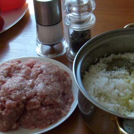 Krok 2 - DUSZONA PAPRYKA PACHNĄCA TYMIANKIEM-z farszem mięsno-ryżowym foto