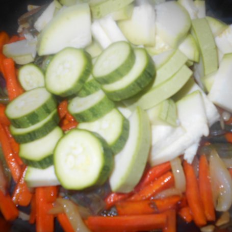 Krok 6 - Duszone warzywa z sosem chili foto