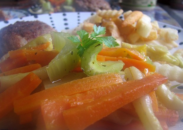 Fotografia przedstawiająca Duszone warzywka do obiadu