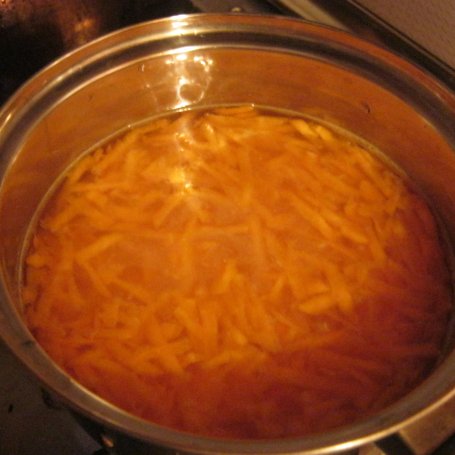 Krok 5 - Duże rurki nadziane ryżem, marchewką i grzybami foto
