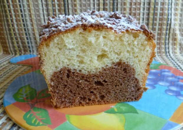 Fotografia przedstawiająca Dwukolorowe ciasto drożdżowe