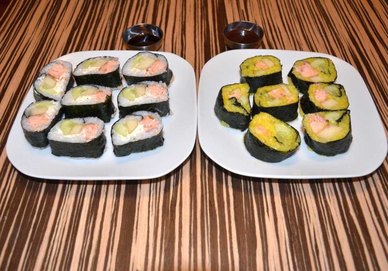 Dwukolorowe sushi z gruszką foto