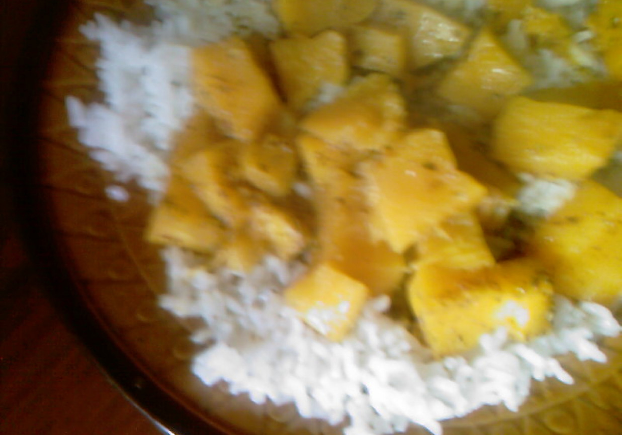 Dynia z curry i ryżem foto