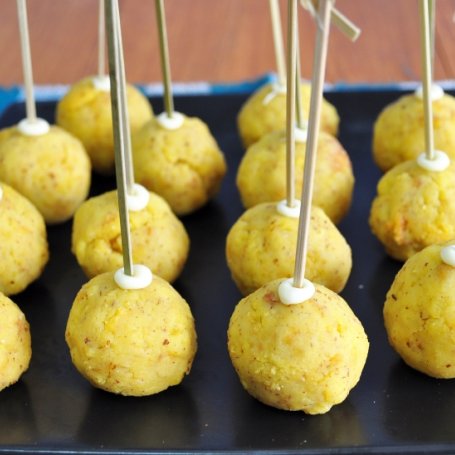 Krok 2 - Dyniowe cake pops foto