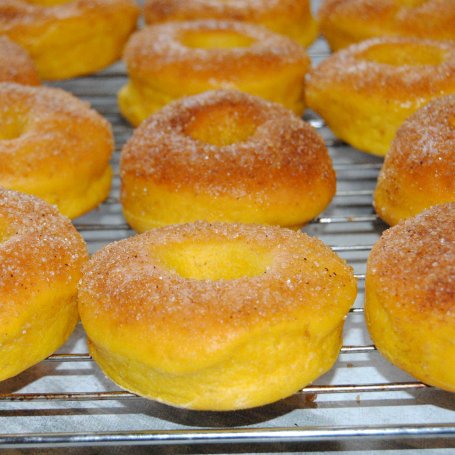 Krok 5 - Dyniowe, pieczone pączki foto