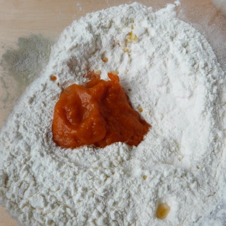 Krok 1 - Dyniowe pierogi z serem cynamonowym foto