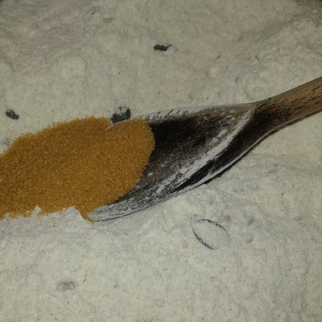 Krok 3 - Dyniowo - słonecznikowo - sezamowy chlebek na mące pełnoziarnistej i maślance. foto
