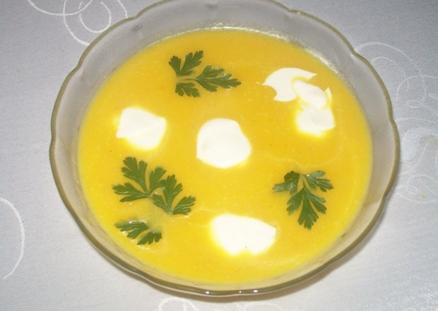 Fotografia przedstawiająca Dyniowo-kokosowa zupa krem