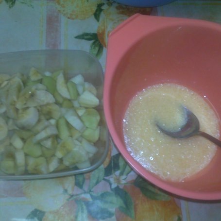 Krok 2 - Dyniowo-razowe muffinki z jabłkiem, bananem i ziarnami foto