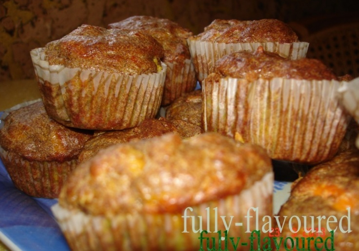 Dyniowy chlebek/ muffiny z szynką i mimolette foto