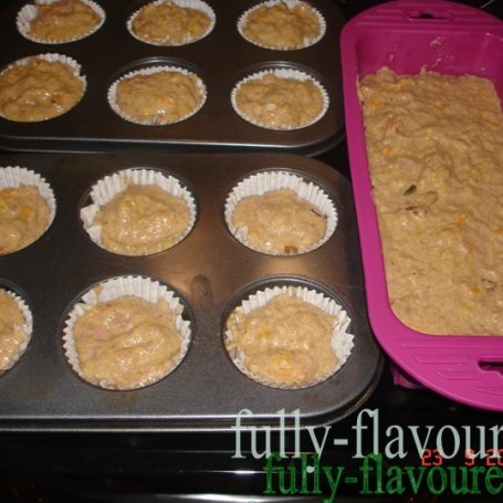 Krok 5 - Dyniowy chlebek/ muffiny z szynką i mimolette foto