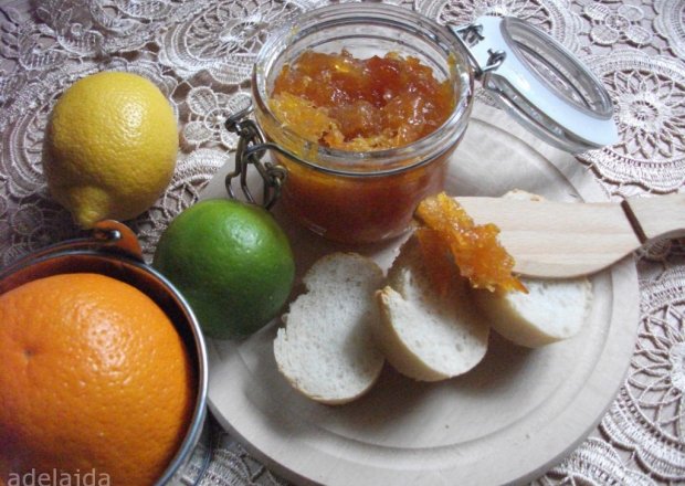 Fotografia przedstawiająca Dżem pomarańczowy z nutką imbiru