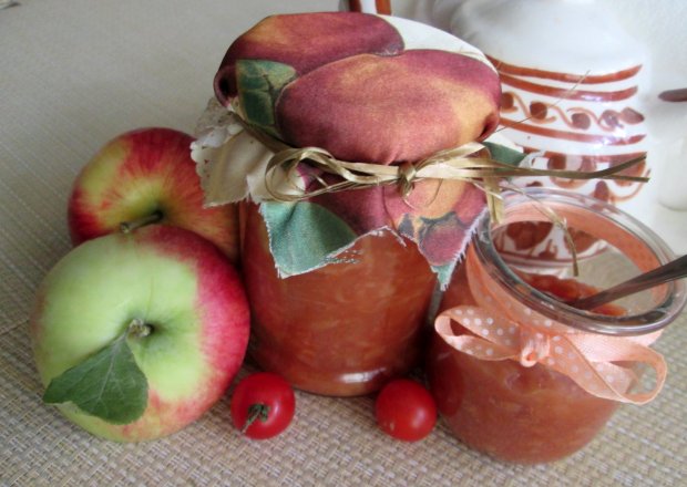 Fotografia przedstawiająca Dżem pomidorowo-jabłkowy