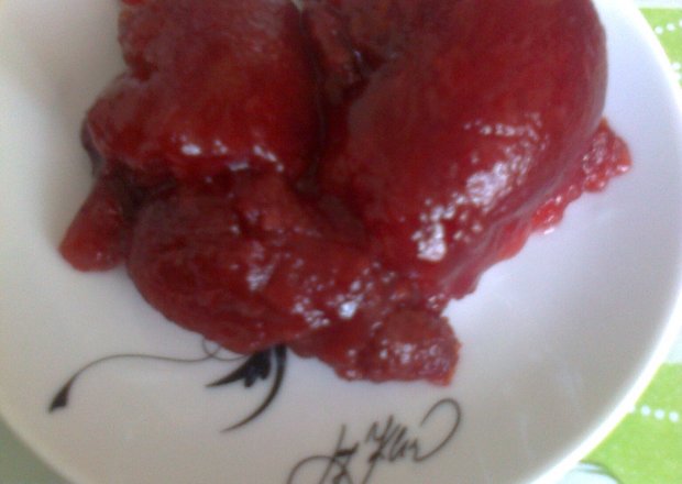 Fotografia przedstawiająca dżem truskawkowo-jagodowy