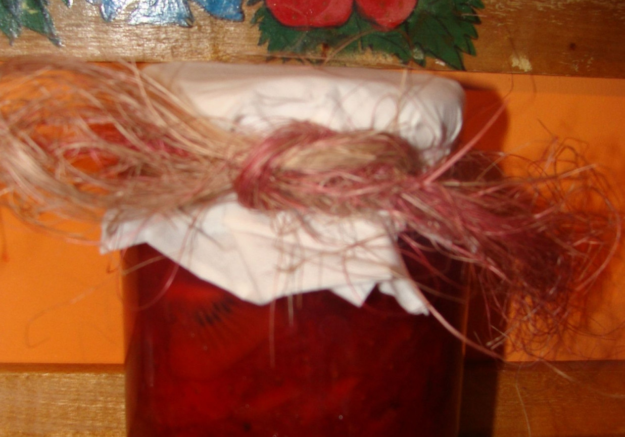 Dżem truskawkowy z kiwi foto