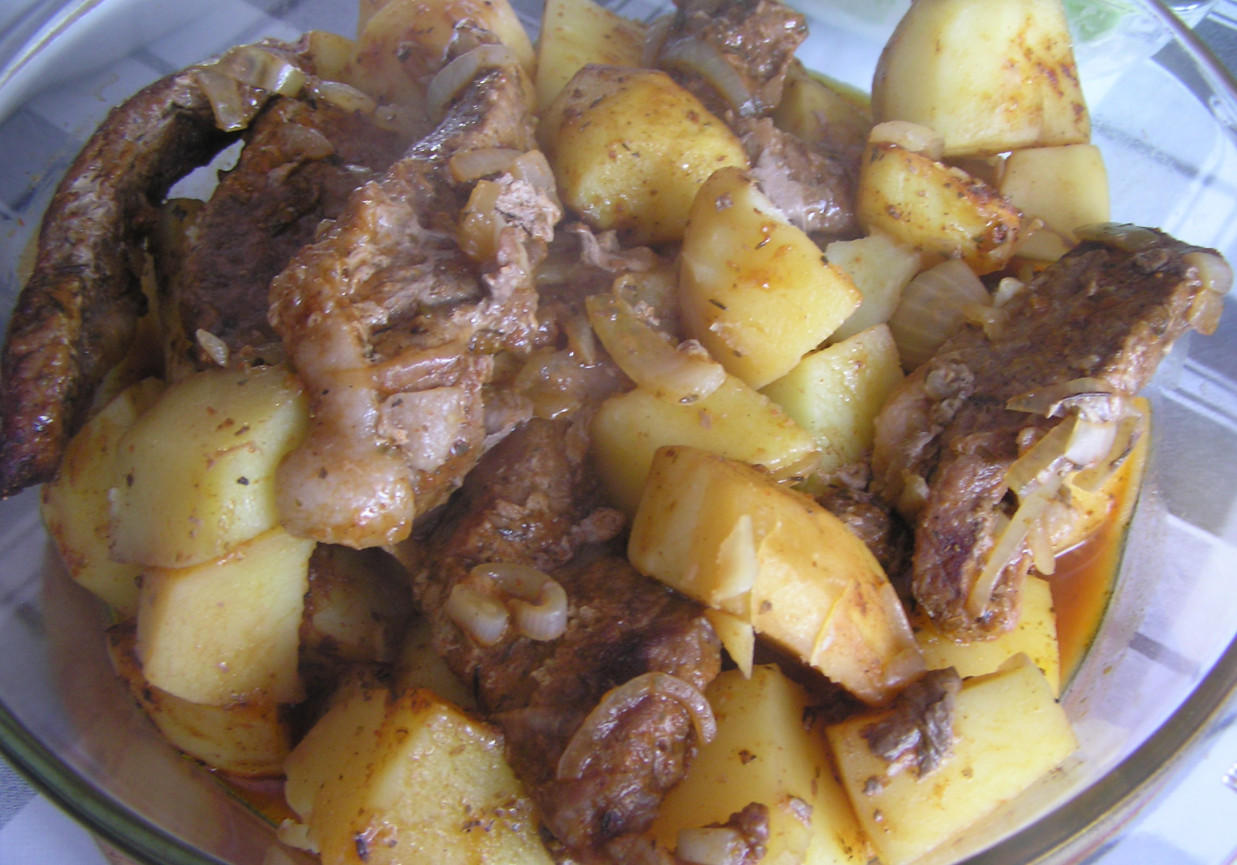 Dziczyzna z ziemniakami pieczona foto