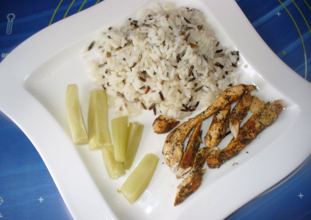 Fotografia przedstawiająca Dziki ryż z kurczakiem na parze